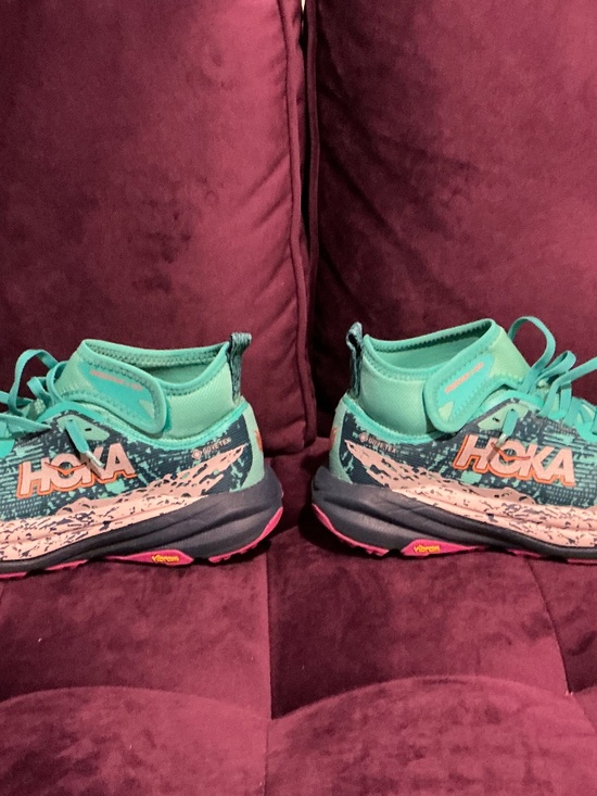 Hoka Shoes - Speedgoat 6 Mid Gtx